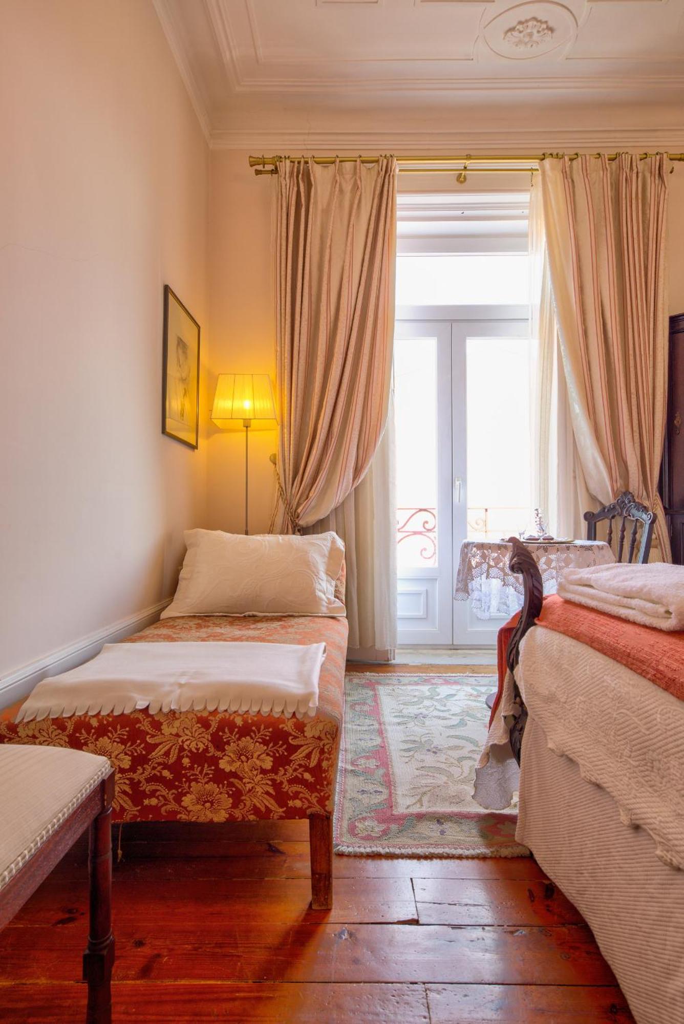 Adore Portugal Coimbra Guest House Exterior photo